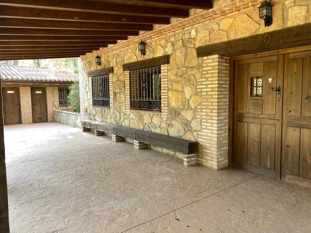 Casa Valdesanmartin - Country House, 10500Sqm, Pool, Paddel & Bbq El Tiemblo Luaran gambar